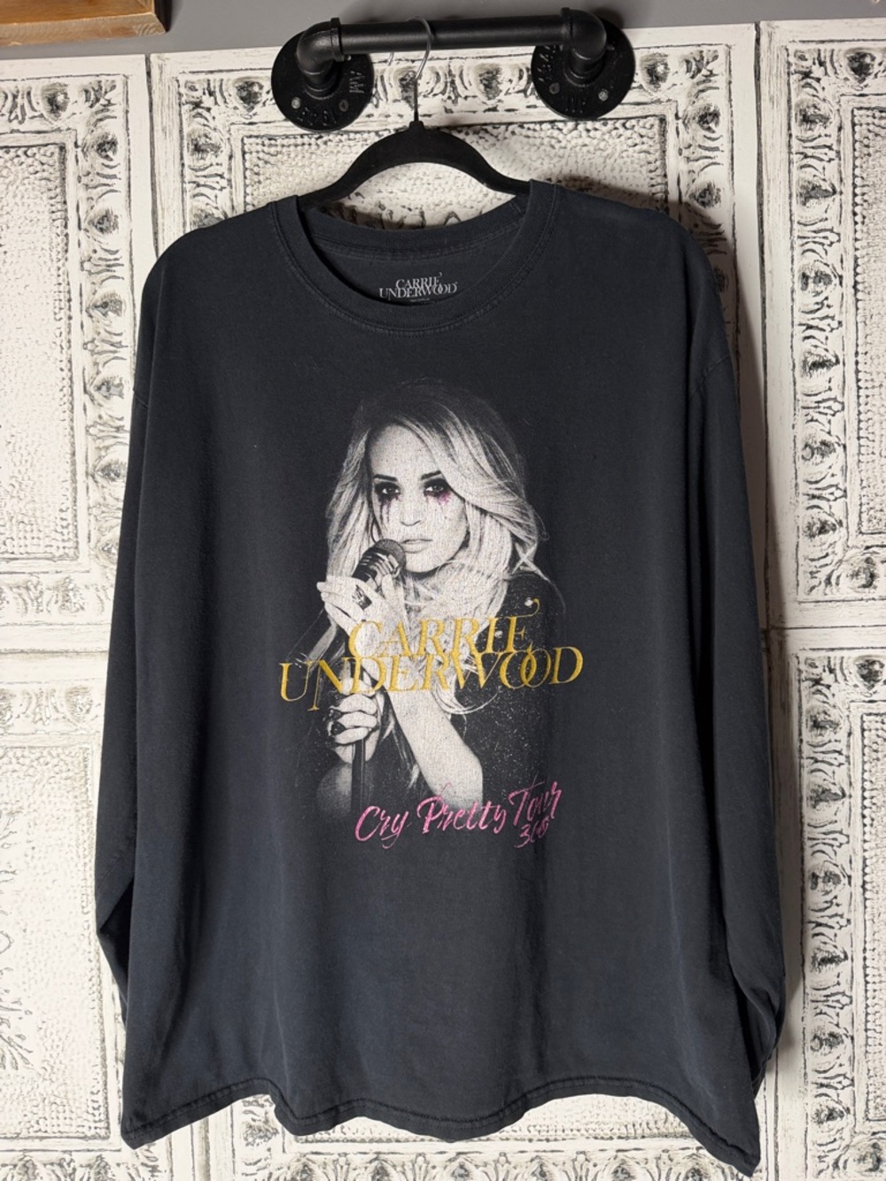 Carrie Underwood Black 'Cry Pretty' Long Sleeve Graphic Tee